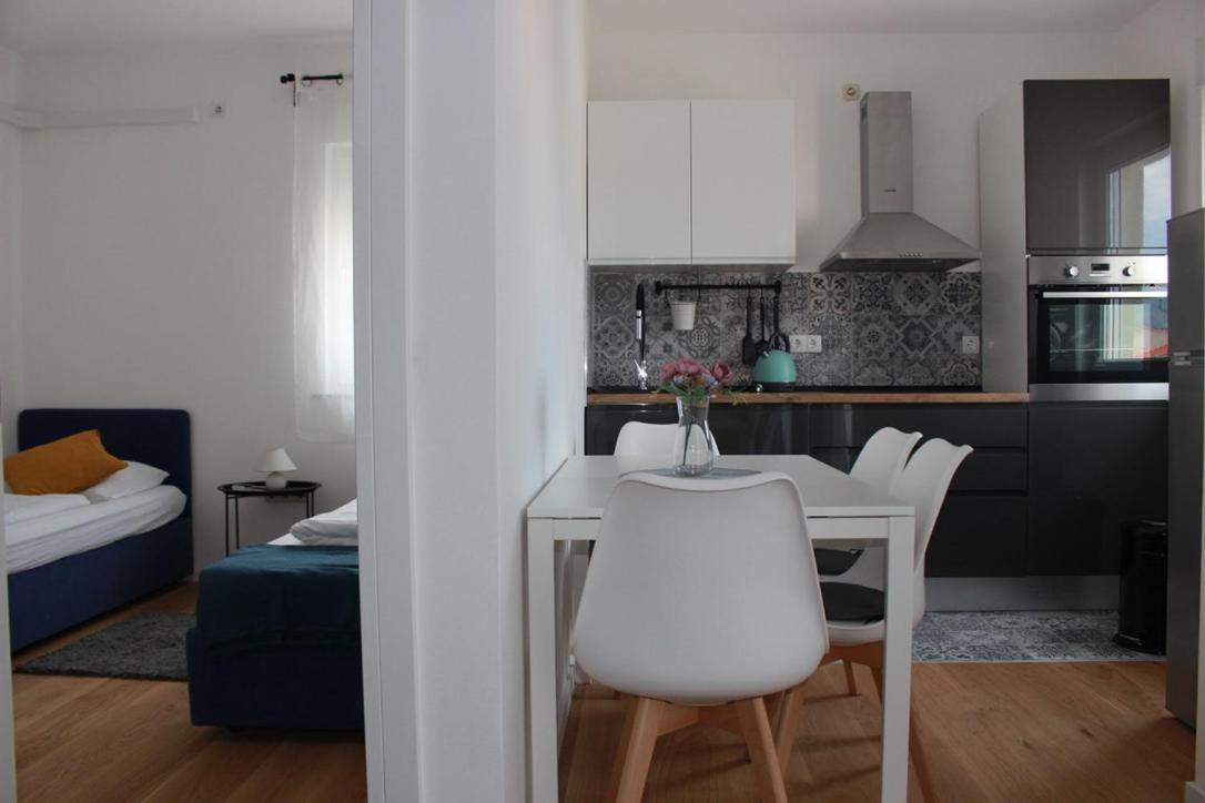 Apartments Luce Trogir Eksteriør billede