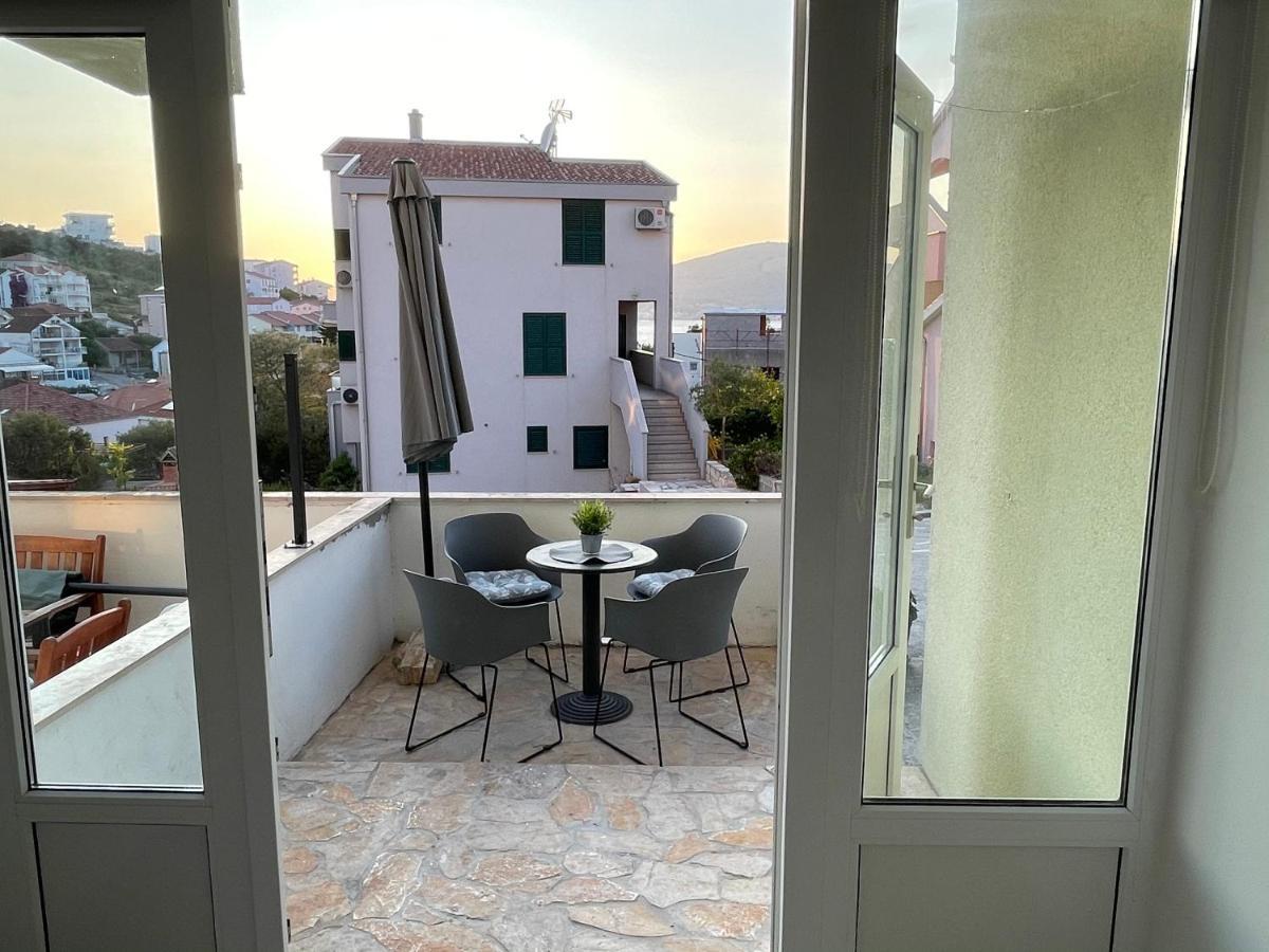 Apartments Luce Trogir Eksteriør billede