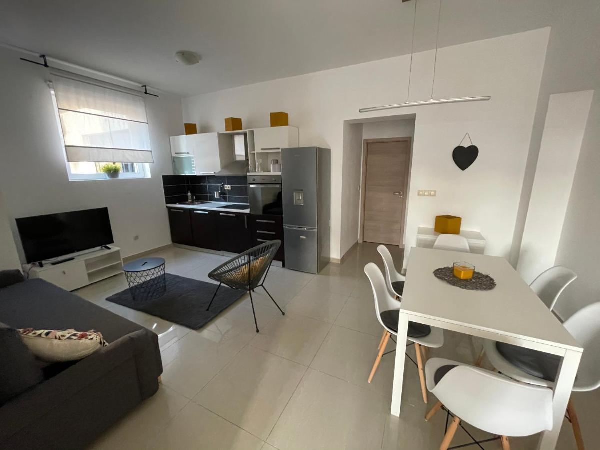 Apartments Luce Trogir Eksteriør billede