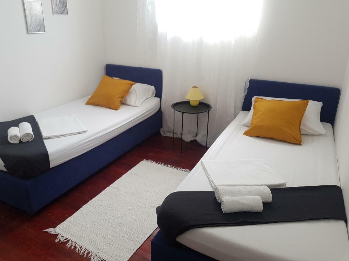 Apartments Luce Trogir Eksteriør billede